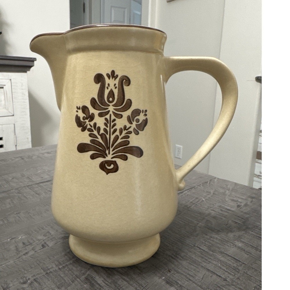 Vintage Pfaltzgraff Village 2 Qt. Brown/Tan Stoneware Pitcher # 416 USA